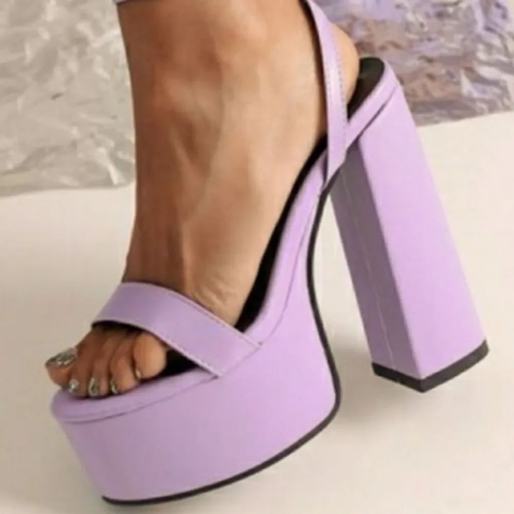 BRAND NEW CHASE&CHLOE  PLATFORM SANDAL G1